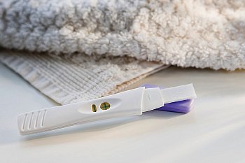 ► Через сколько дней после зачатия можно узнать о беременности по тесту, по УЗИ, по крови, на приеме у гинеколога