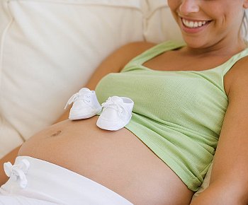 ► Отличить признаки беременности на ранней стадии от недомогания не так просто. Представляем ранние симптомы беременности до задержки месячных и в первый месяц после зачатия!