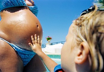 ► Как перенести беременность летом