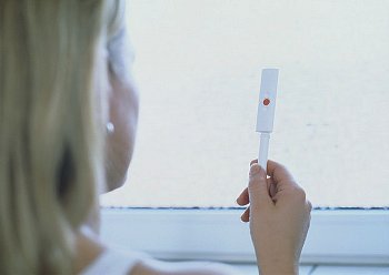 Может ли тест быть положительным а беременности нет. Особенности проведения теста. Положительный тест: что делать