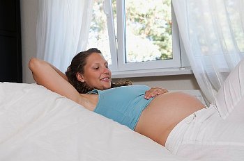 ► Когда начинает шевелиться ребенок при первой, второй беременности?