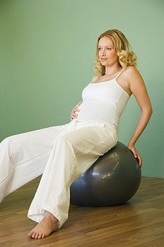 ► Упражнения для беременных по триместрам