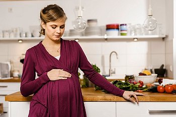 ► Выделения при беременности коричневого цвета на 12 неделе, во втором триместре, на поздних сроках