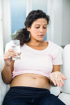 ► Можно ли пить анальгин при беременности в 1, 2, 3 триместре от головной или зубной боли?