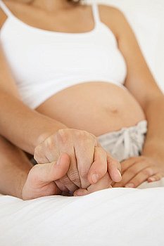 Истинные схватки ► Каждая роженица должна уметь определять истинные схватки. Представляем симптомы истинных или родовых схваток, а также, чем они отличаются от ложных!
