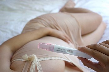 ► Самые первые признаки беременности до задержки месячных, появляющиеся в первые дни после зачатия