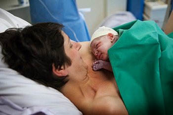Сколько длятся вторые роды ► Сколько по времени длятся вторые роды от начала схваток до родоразрешения? Рассказываем про продолжительность и болезненность вторых родов!