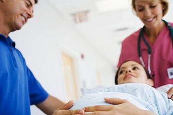 Слабая родовая деятельность ► Хотите узнать причины слабой родовой деятельности, и чем она опасна? Рассказываем, почему родовая деятельность бывает слабой, и что делать при этом осложнении!