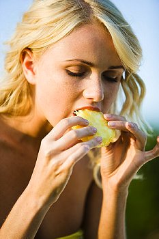 ► Что нужно знать об ананасовой диете для похудения? Рассказываем, как выбрать ананасы для диеты, чтобы худеть с удовольствием!