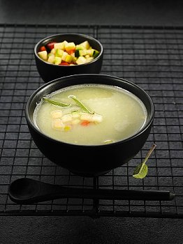 ► Основой рациона для похудения на боннской диете является суп. Представляем меню диеты «боннский суп» на 7 дней для похудения до 5 кг за неделю!