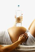 ► Какую воду и сколько должна пить беременная женщина?