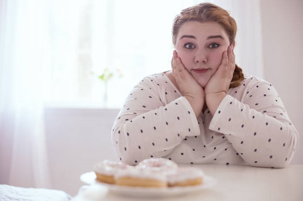 Какие утренние привычки приводят к увеличению веса? ► 5 утренних привычек, из-за которых мы толстеем
