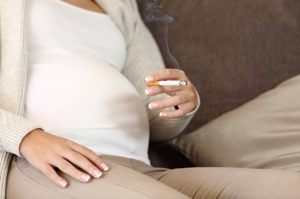 ► Курение в период беременности может привести к поражению почек ребенка