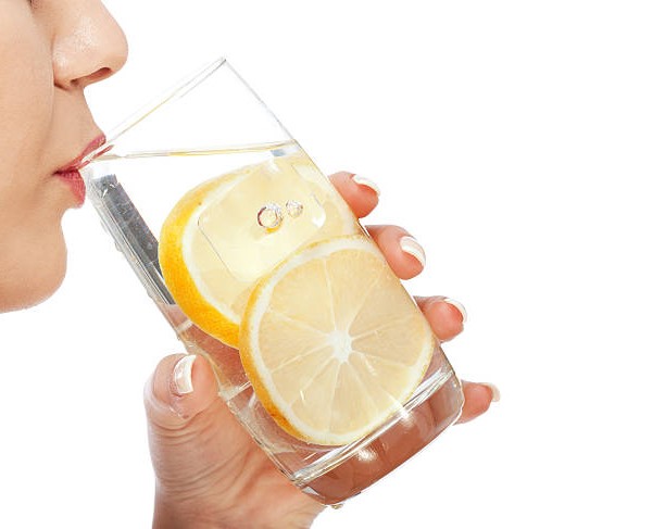 ► Можно ли похудеть, если пить лимонный сок утром натощак?