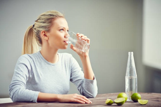Питьевая вода спасает от ожирения ► Как питьевая вода спасает от ожирения