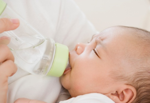 ► Что и сколько пить новорожденному