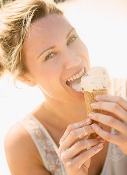 ► Можно ли кормящим матерям есть мороженое