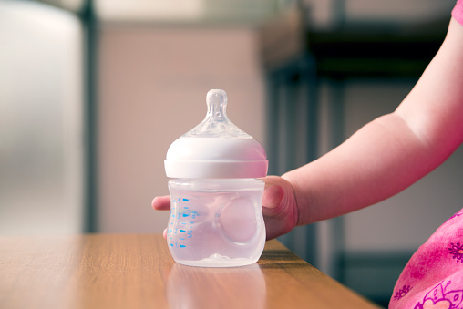 ► Допаивание новорожденного водой при искусственном вскармливании