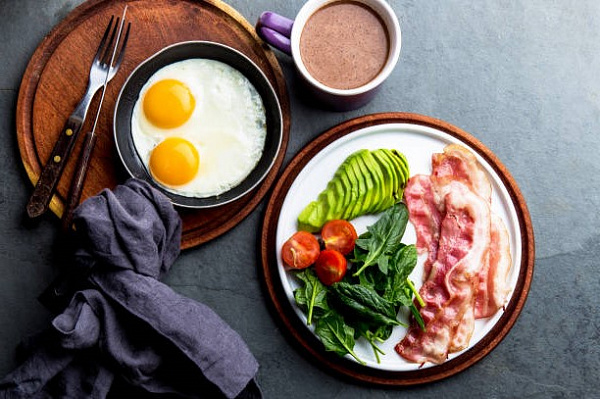 Ускоряется ли сжигание жира при низкоуглеводном питании?