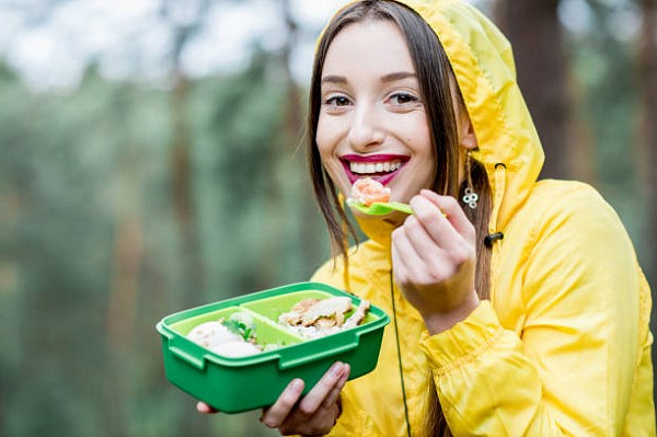 5 способов правильно питаться вне дома