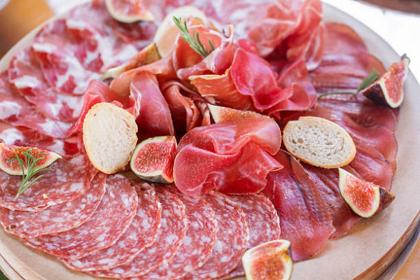 Опасное мясо: канцерогены в мясных деликатесах