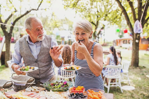 Как нужно питаться, чтобы предотвратить старческое слабоумие?