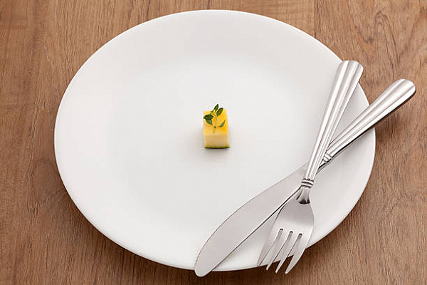 Как научиться меньше есть: вырабатываем полезные пищевые привычки