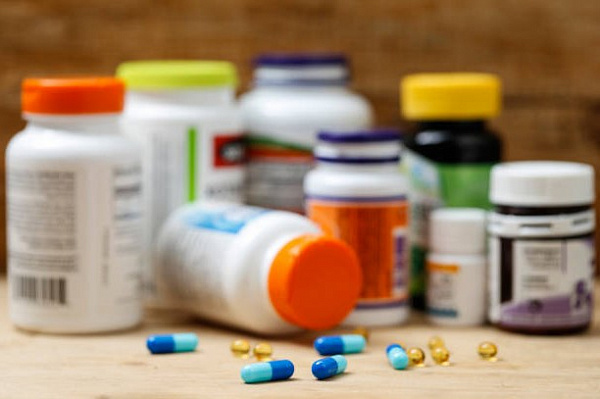 Ученые объявили витамины в таблетках бесполезными