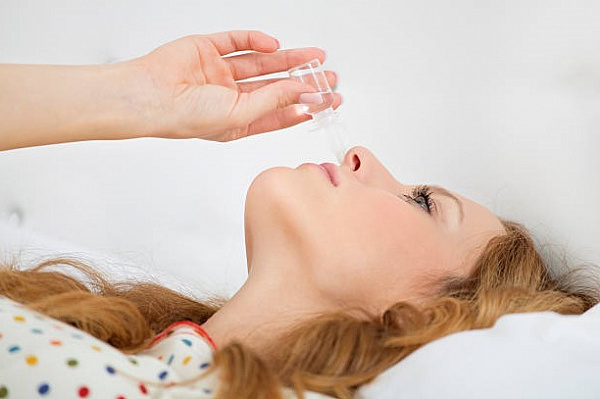 Капли от насморка опасны для плода в начале беременности