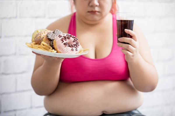 Эти 8 привычек увеличивают живот