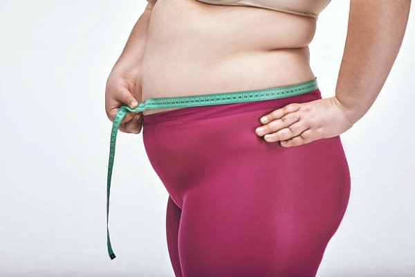 9 способов скрыть выпирающий живот