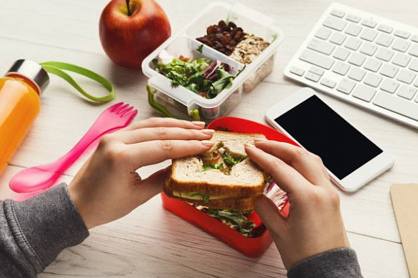 10 правил похудения в офисе