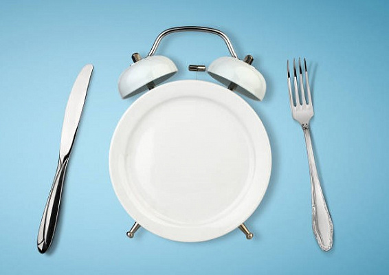 Интервальное голодание: путь к идеальной фигуре или бесполезная мода?