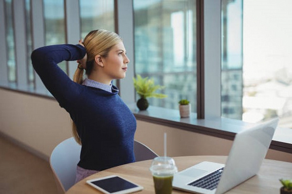 5 фитнес-упражнений для офиса