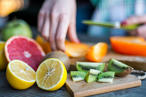 Фрукторианство: почему нельзя есть только фрукты?