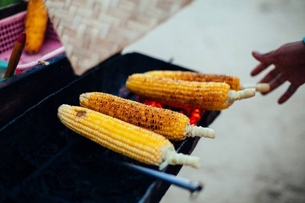 Какую еду точно не стоит покупать на пляже?