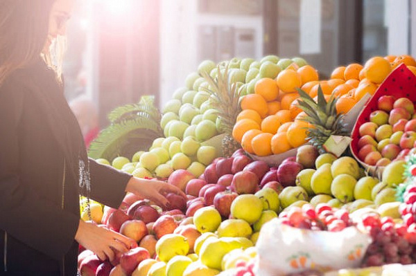 Мойте фрукты перед едой