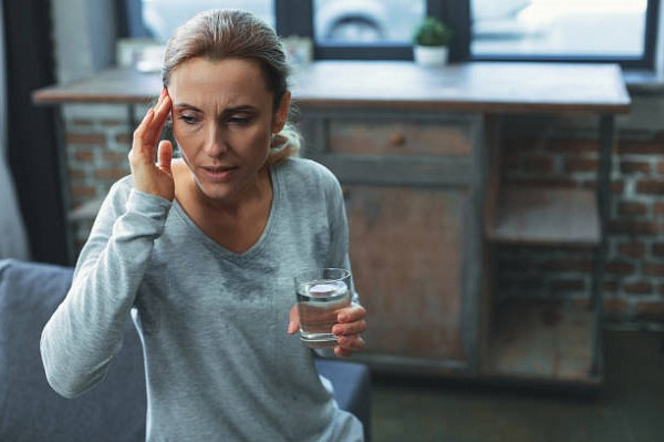 Эти 5 вечерних действий улучшают самочувствие при климаксе