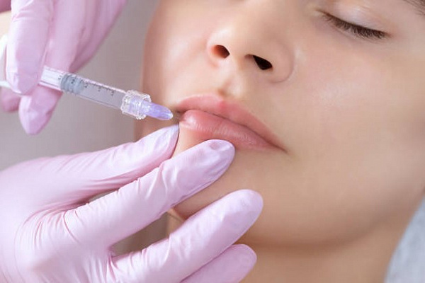 Только не в губы