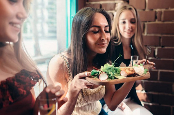 Хотите похудеть? Не нюхайте еду!