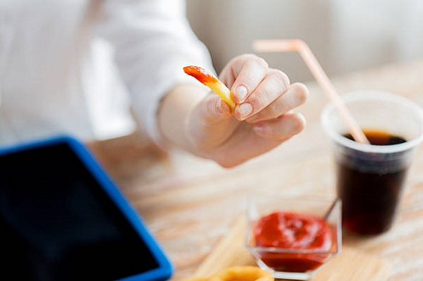 ТОП-15 самых опасных продуктов для фигуры